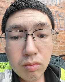 邱子健